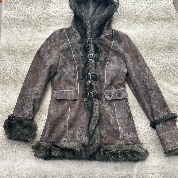 MontanaCo warm jacket. Never worn. Super soft. From OVERLAND Sheepskin Co - Picture 15 of 16